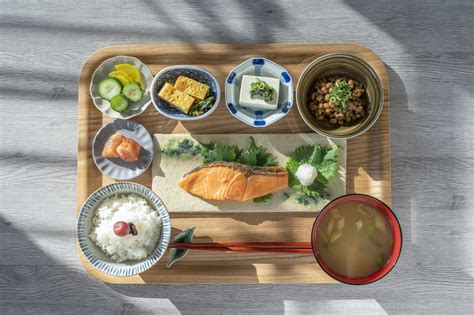 일본 전통음식: 시간을 거슬러 올라가는 맛의 여행